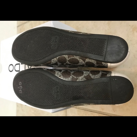 Chelsea cap toe Coach flat shoes . - Picture 5 of 5